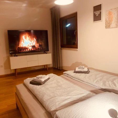 Felix Living 4, Modern & Cozy 2 Zimmer Wohnung, Balkon, Parkplatz Salzweg Zewnętrze zdjęcie